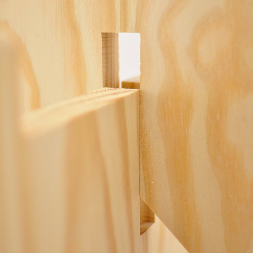 PORTAPIANTE IN LEGNO
