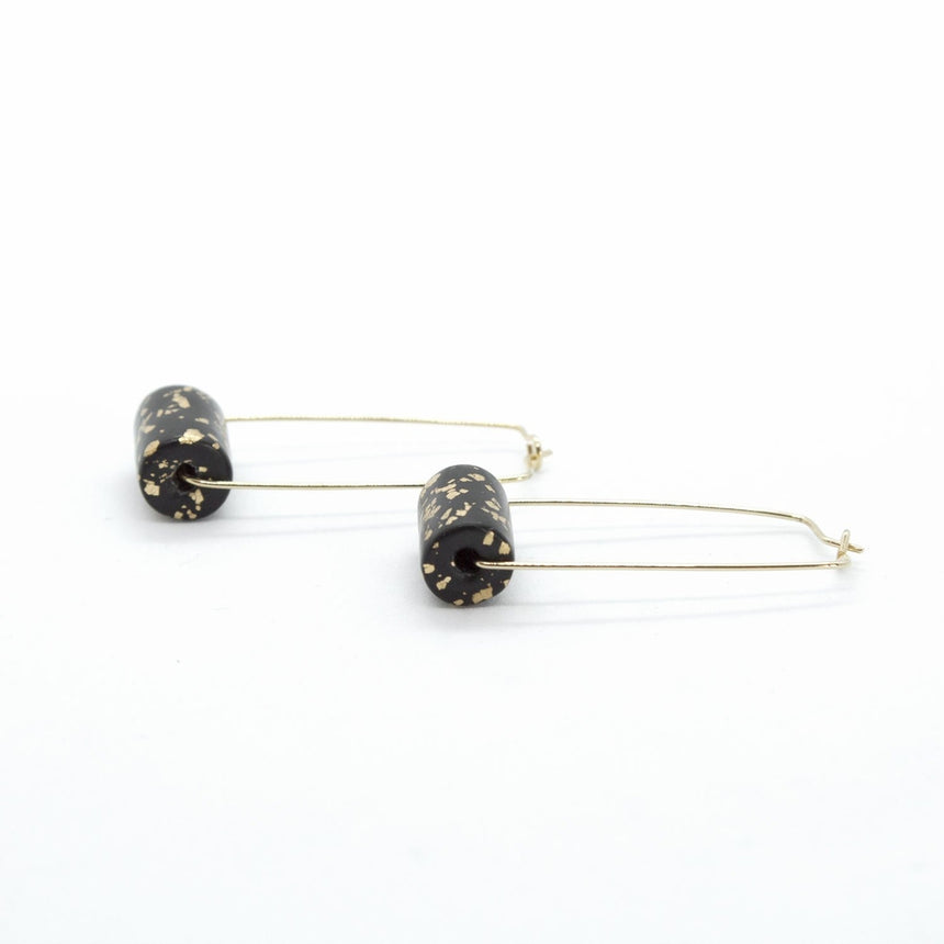 ORECCHINI RETTANGOLARI PERLINE NERO SPECKS