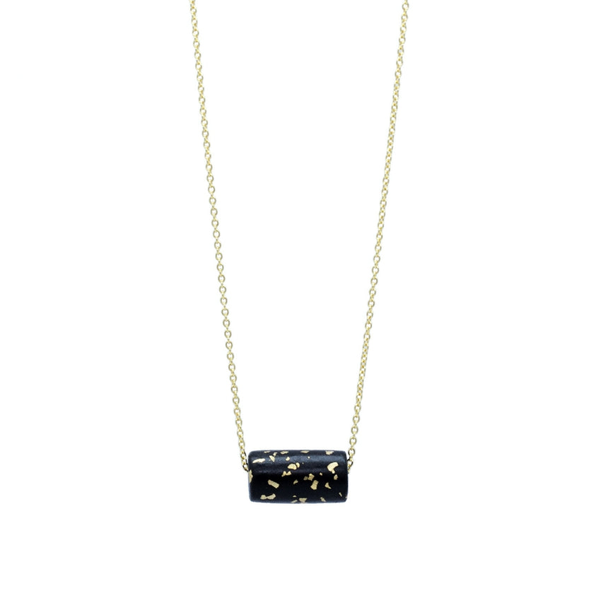 COLLANA CON PERLINE NERE E SPECKS