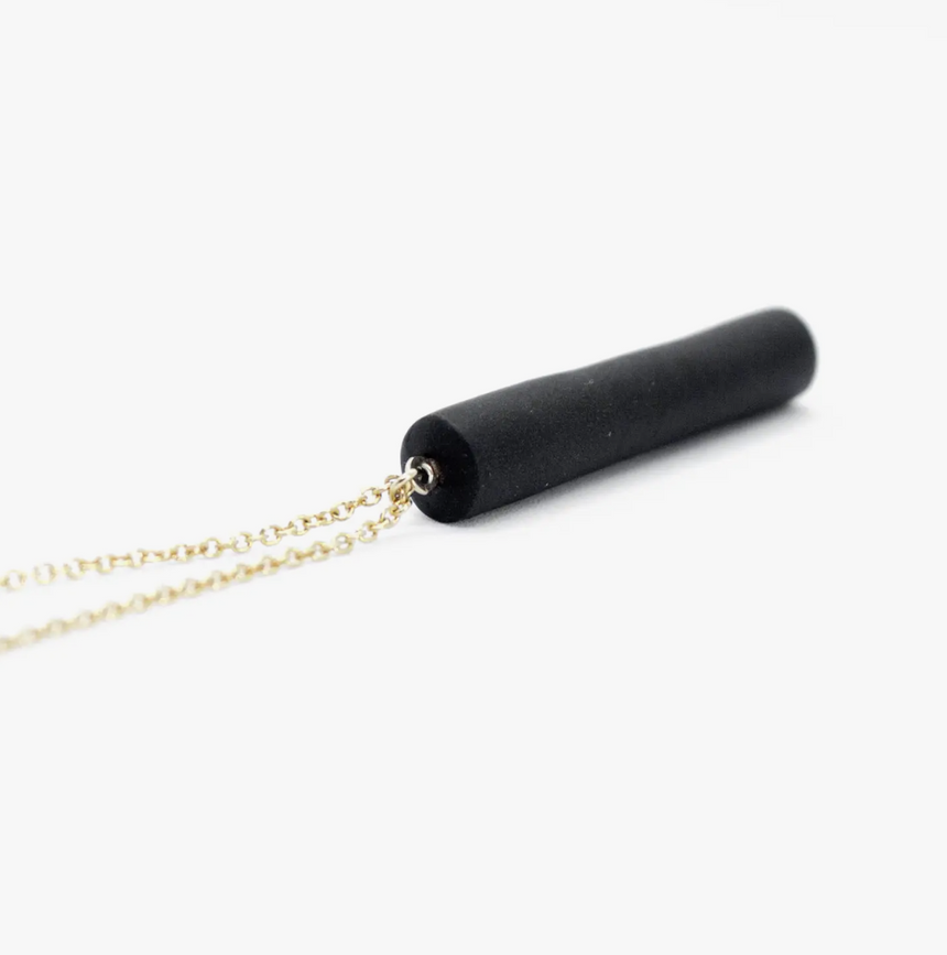 COLLANA CON CIONDOLO BARRA