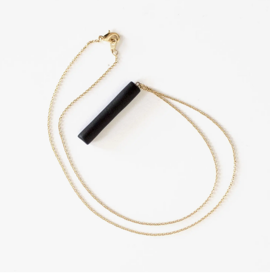 COLLANA CON CIONDOLO BARRA