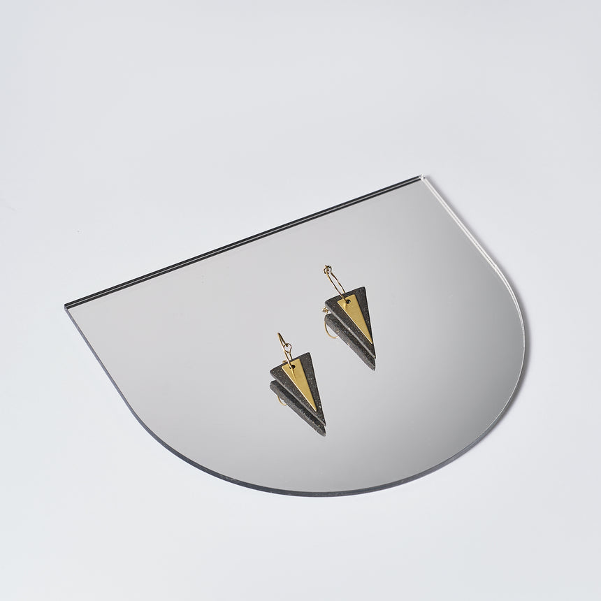 ORECCHINI TRIANGOLO GRIGIO SCURO